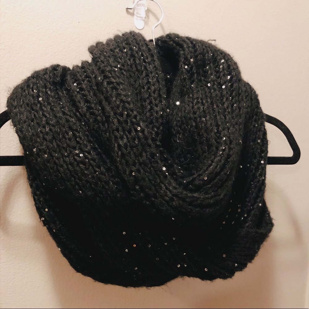 Echo Infinity Scarf